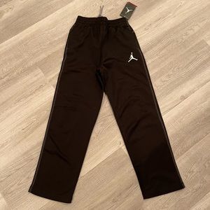 COPY - NWT JORDAN BRAND Boys Thermafit black pants. PERFECT condition. Medium.